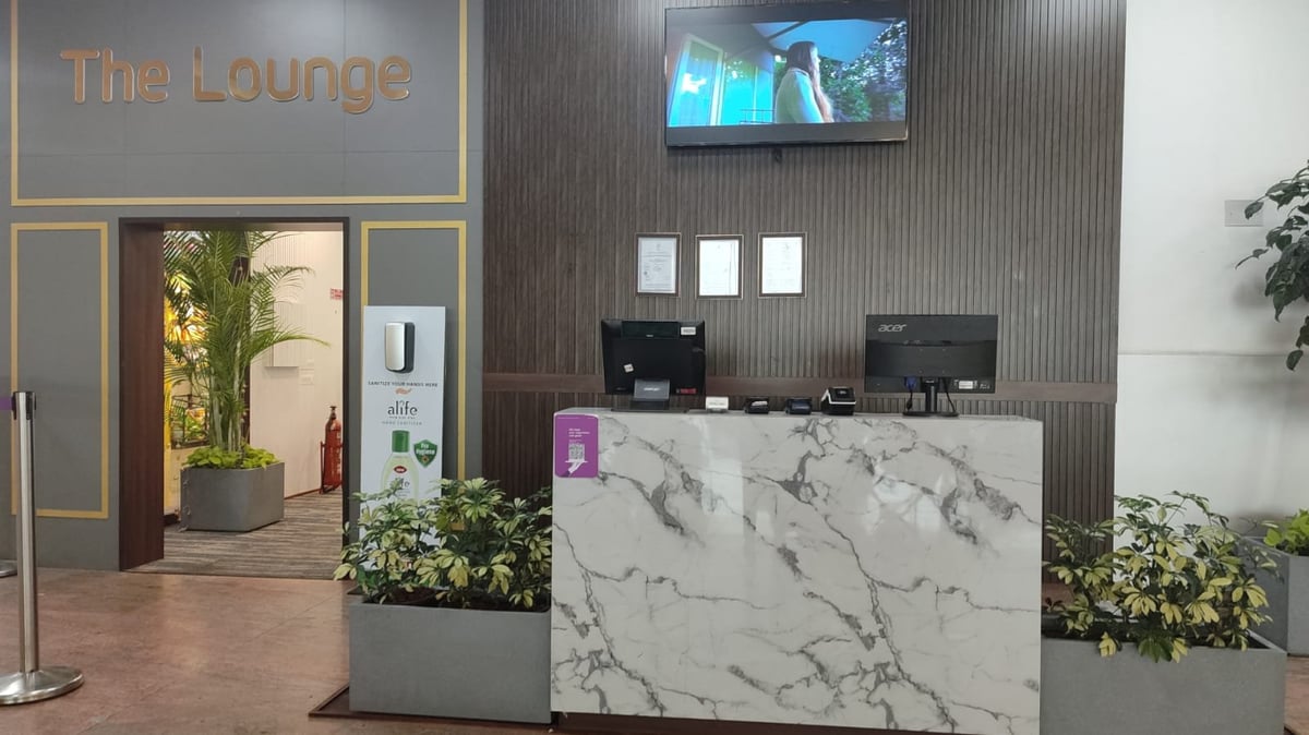 Entry to The Lounge (Domestic) at Terminal 2 Sardar Vallabhbhai Patel International Airport (AMD)
