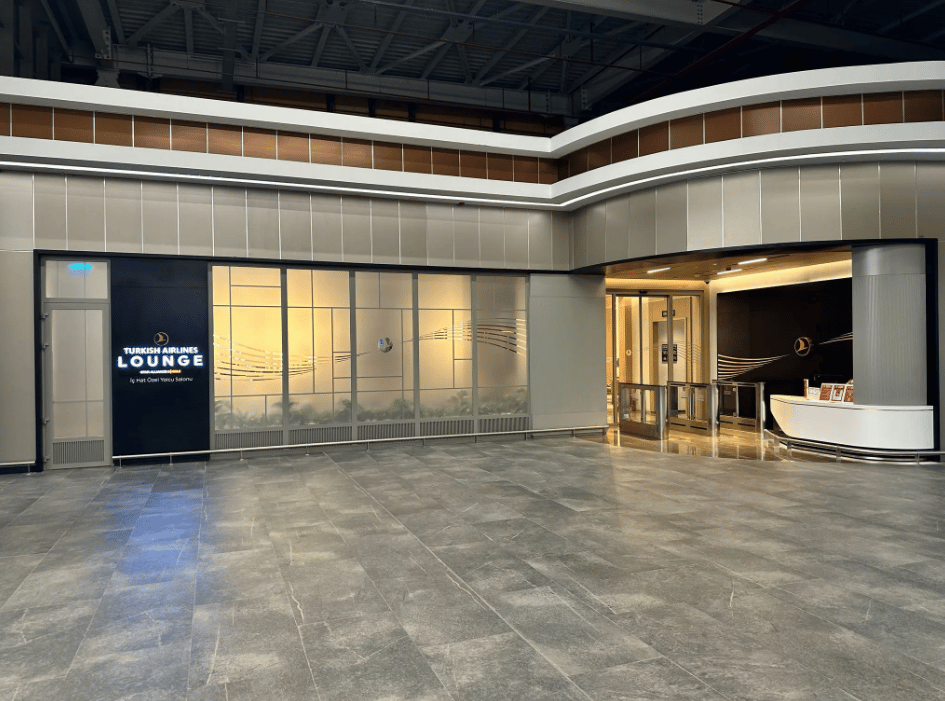Entrance to COV Turkish Airlines Lounge
