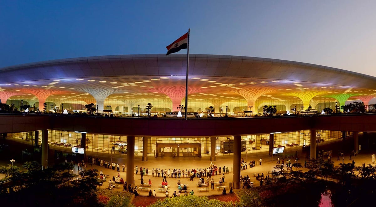 Chhatrapati Shivaji mumbai airport exterior image