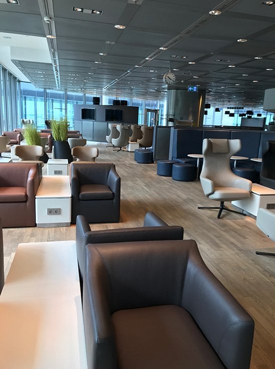 Lufthansa Business Lounge B44 Frankfurt Airport