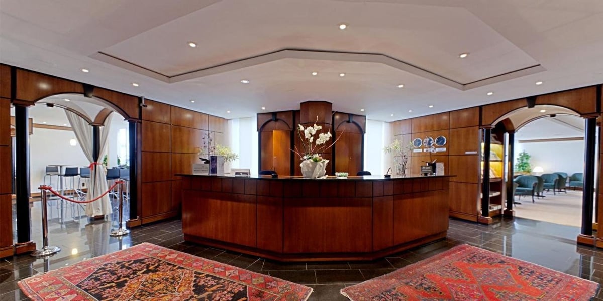 Entrance desk to the Frankfurt Airport Luxx Lounge