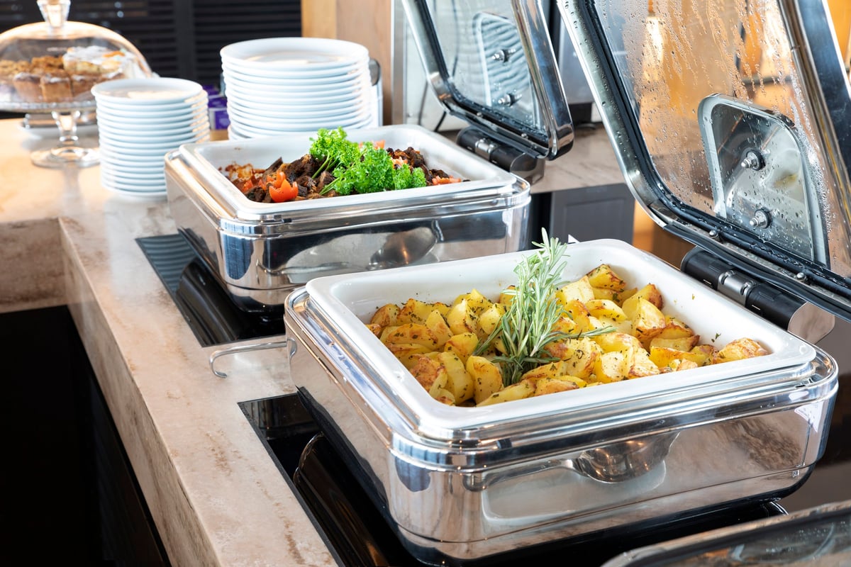 Hot food options at Primeclass Lounge Zurich Airport
