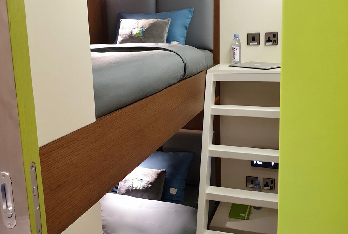 sleep 'n fly DOH Bunk Cabin