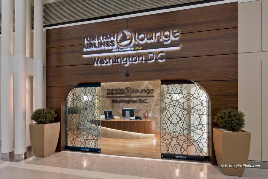 Turkish Airways Lounge Dulles entry and front desk