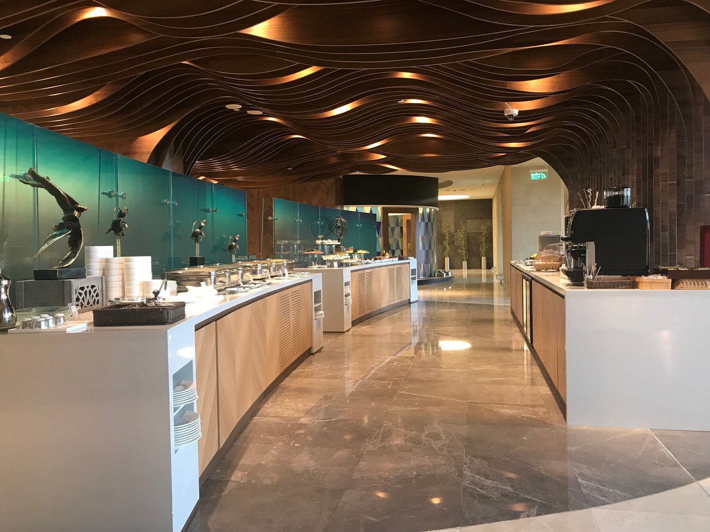 Guide to the Primeclass Airport Lounge Oman Muscat Airport