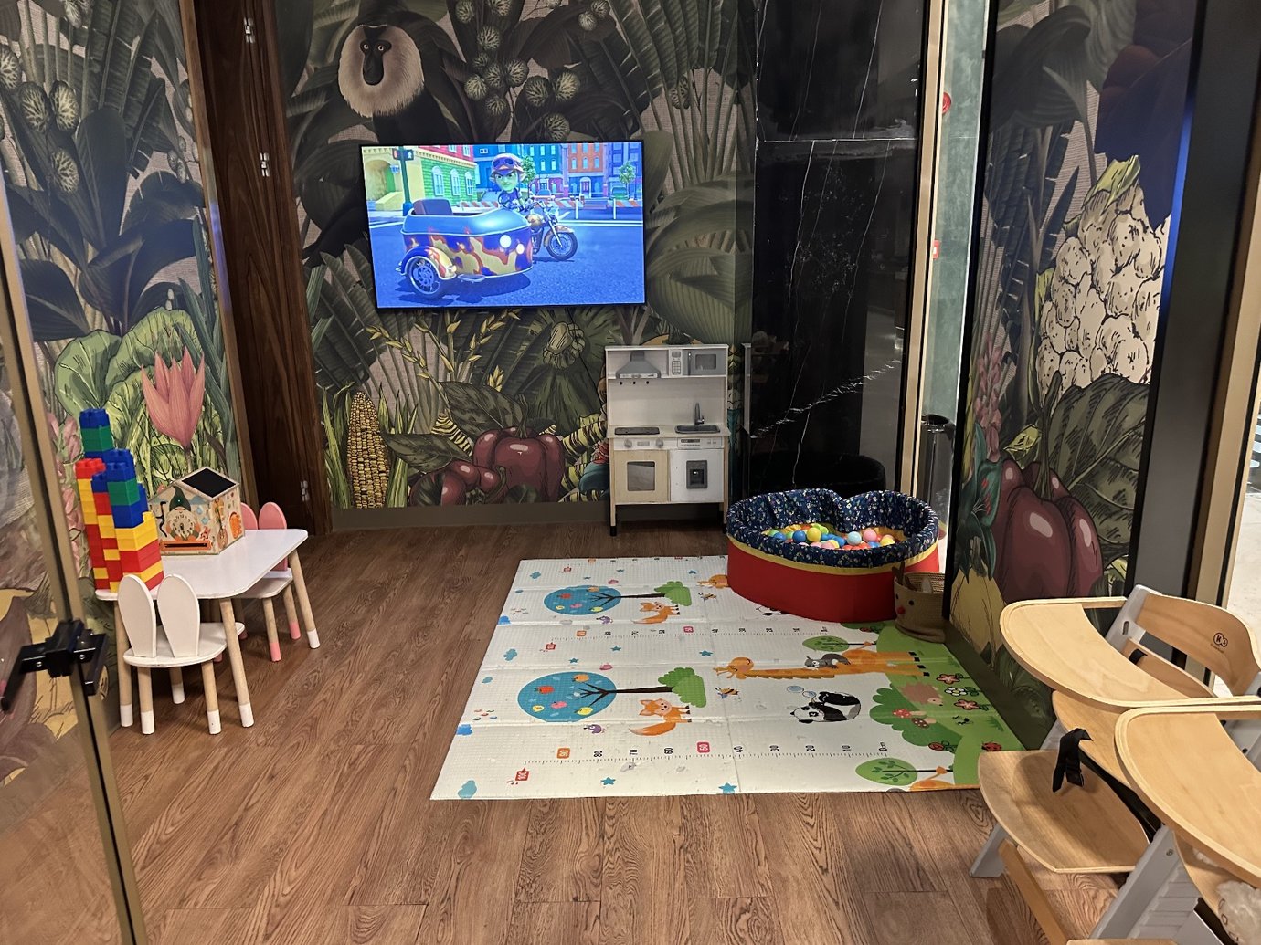 Children's play area within the Extime Business Lounge at Almaty International Airport Children's play area within the Extime Business Lounge at Almaty International Airport
