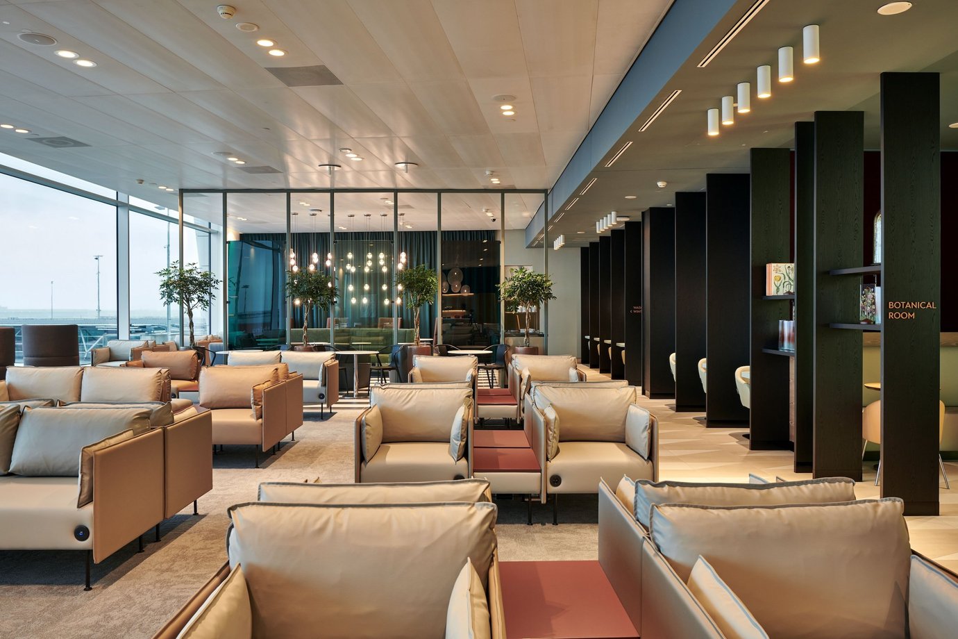 Aspire Lounge Gate 41 at Schiphol Airport