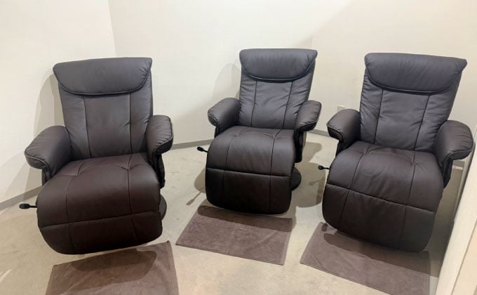 Kutsurogi Dokoro nap chairs