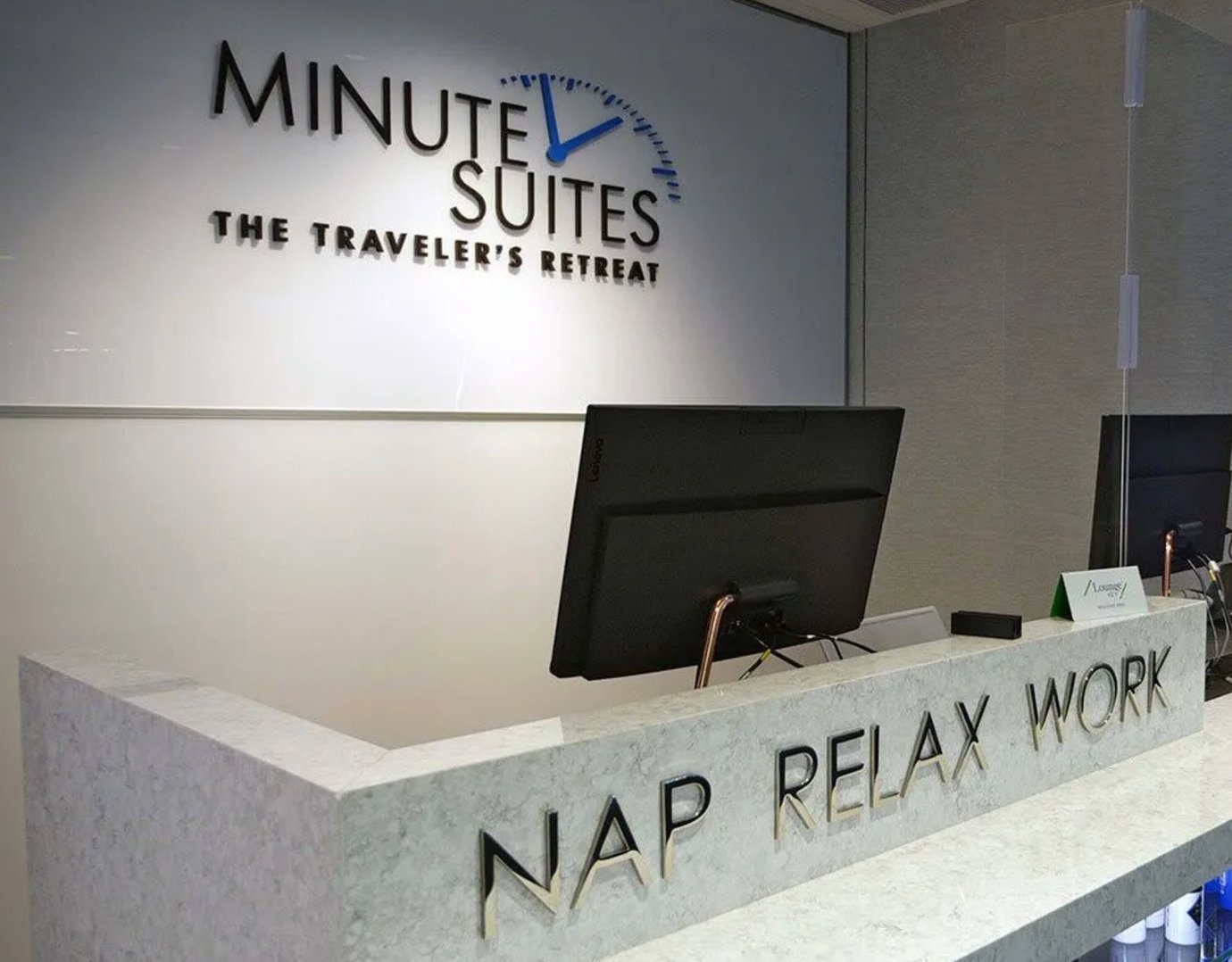 Reception desk at Minute Suites Reception desk at Minute Suites