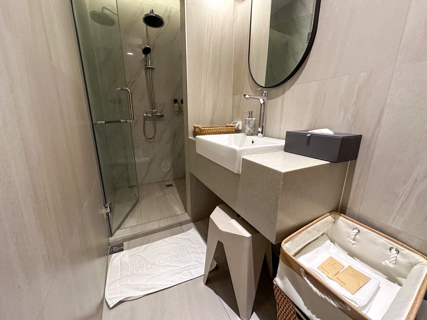 Shower at Travel Club lounge Shower at Travel Club lounge