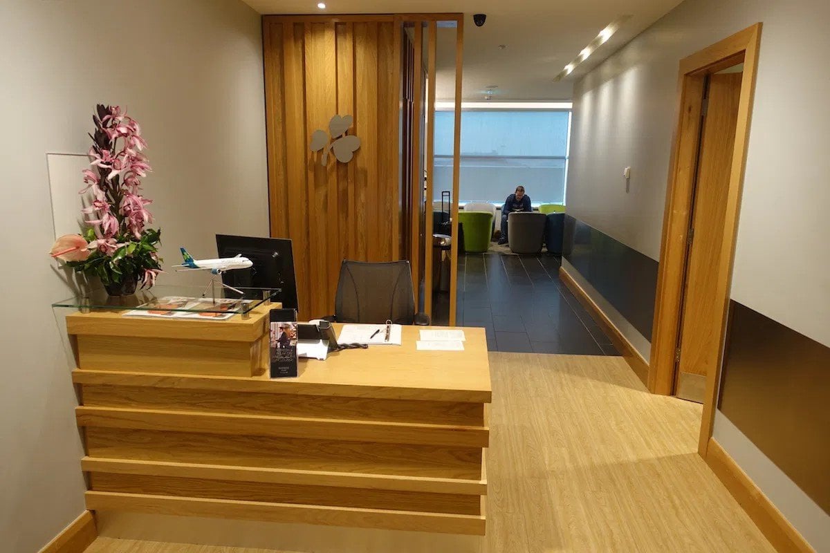 Front counter at the Aer Lingus Revival Lounge Dublin Airport