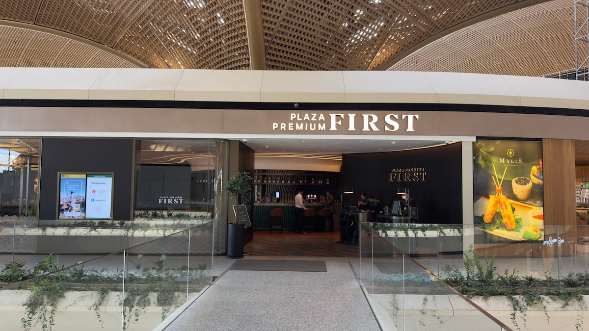 Plaza Premium First Lounge at Techo International Airport Plaza Premium First Lounge at Techo International Airport