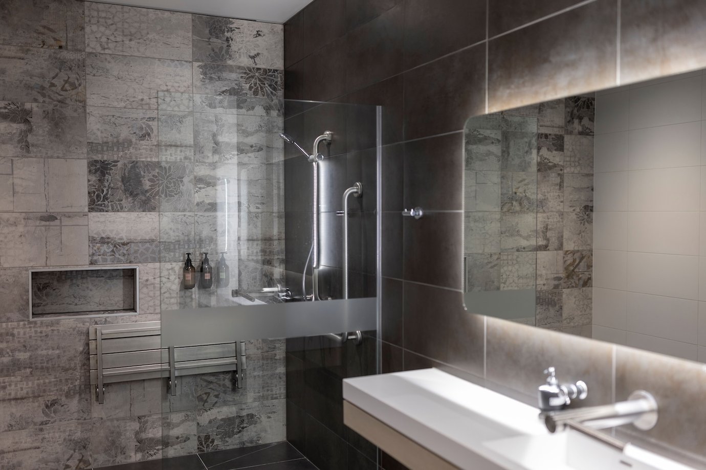 Shower in the Strata Lounge at Auckland Airport